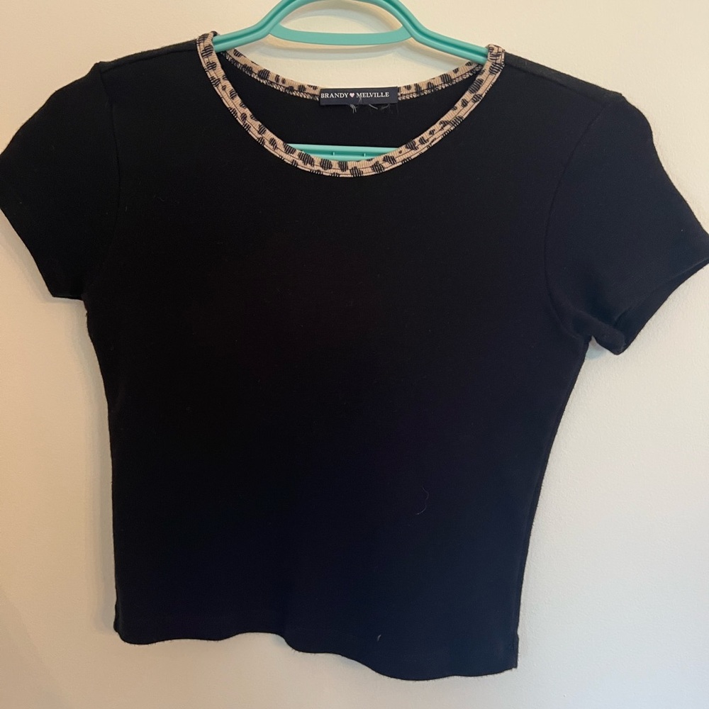 BRANDY MELVILLE CROP TOP